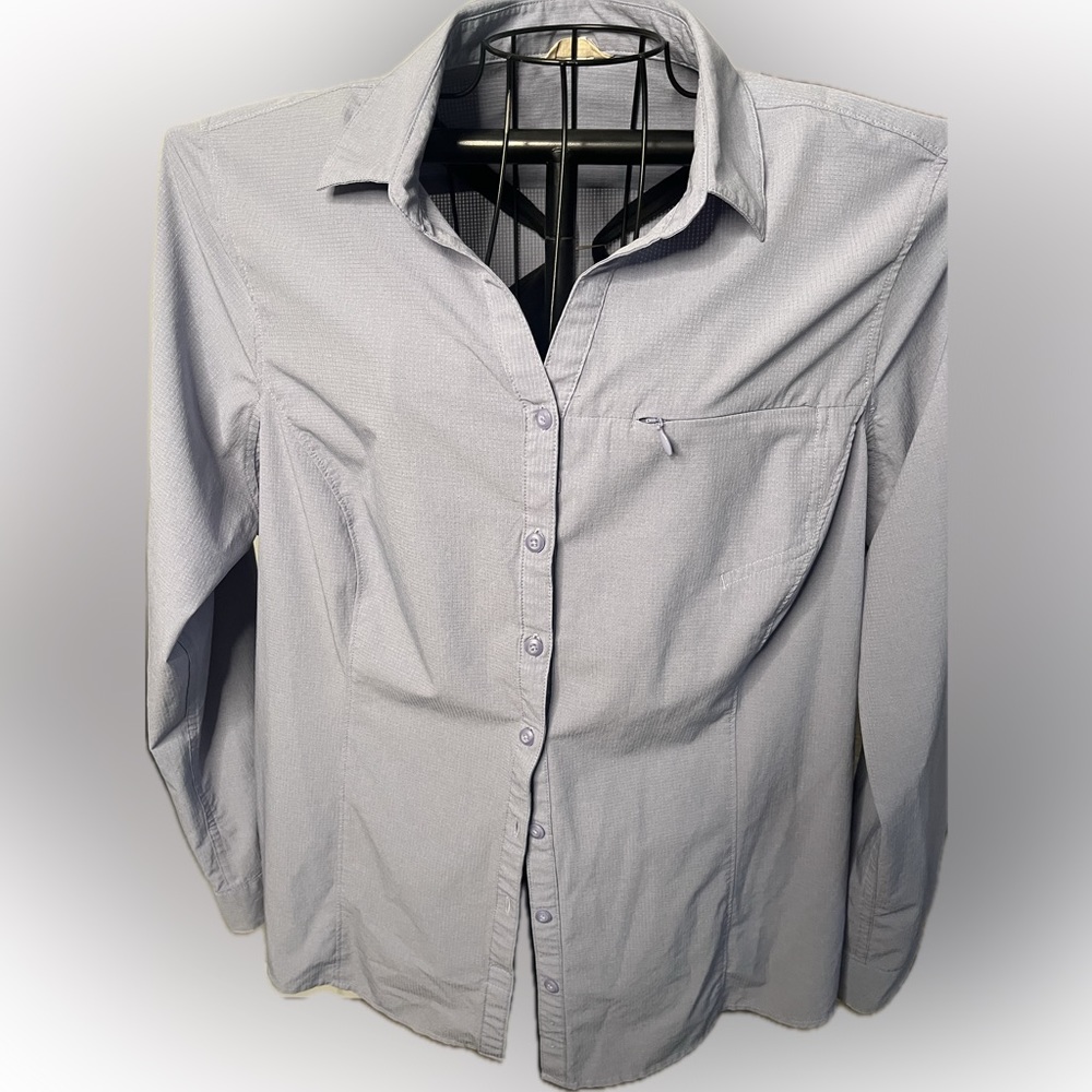 Duluth Trading Ladies long-sleeve activewear, travel shirt. XL